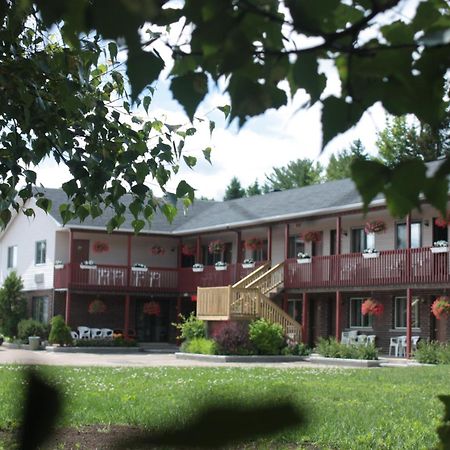 Motel Le Radisson de Val-David Extérieur photo