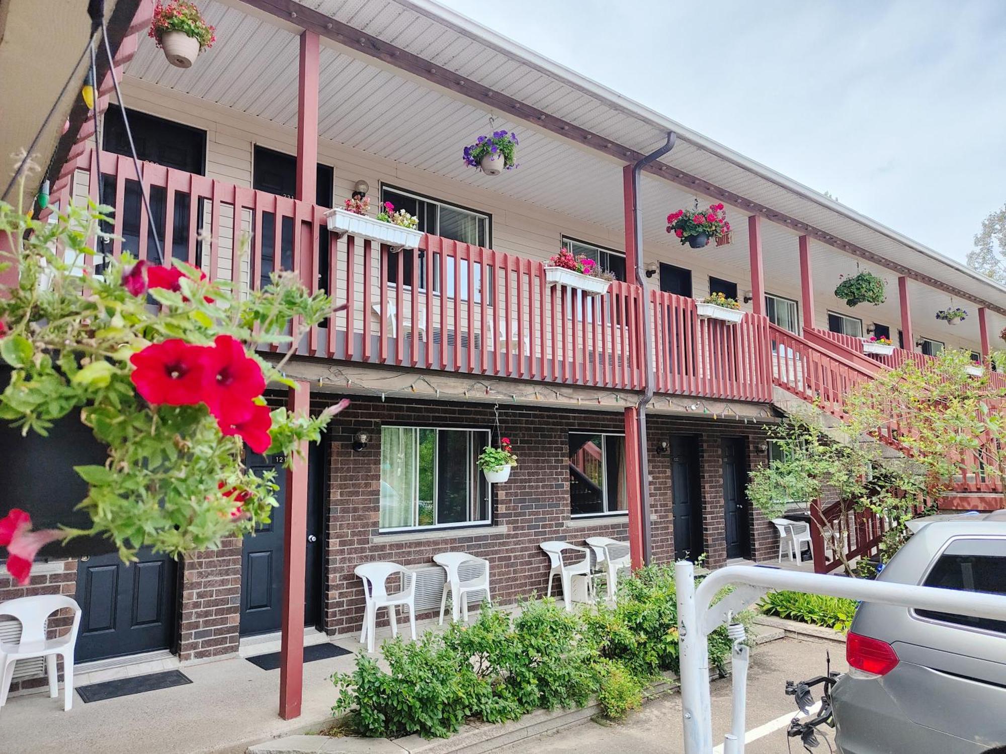 Motel Le Radisson de Val-David Extérieur photo